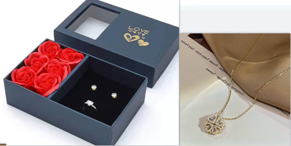 Retro Magnetic Four-Leaf Clover Necklace